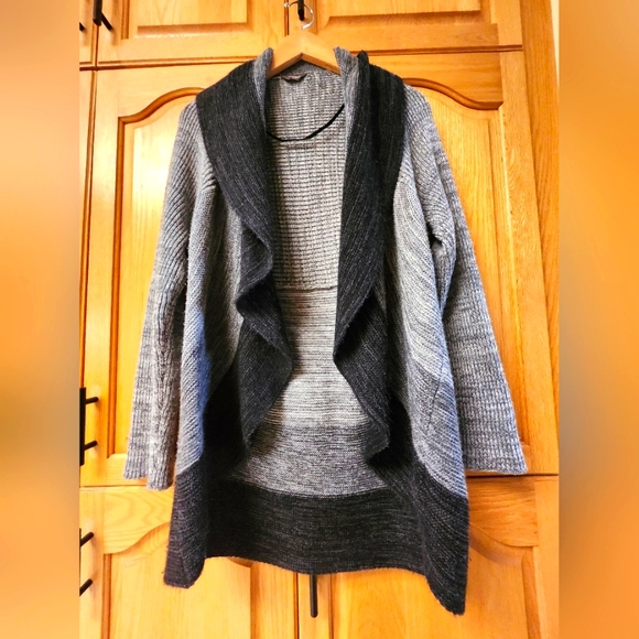 Denver Hayes Sweaters - Womens Denver Hayes Greys / Black Waterfall Style Knit Cardigan Size XL